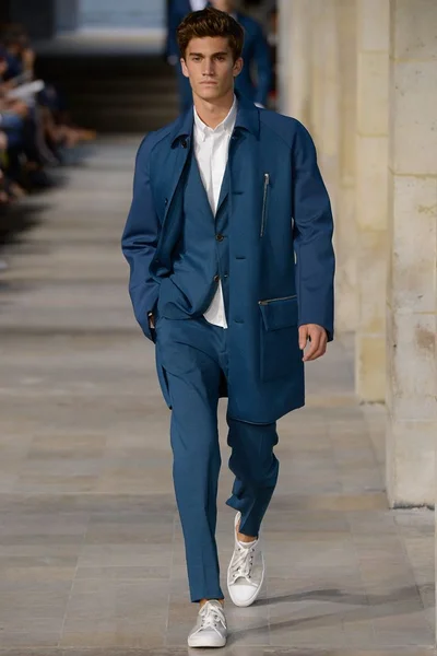 Look 1